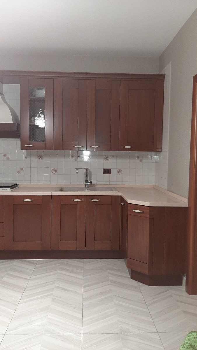 Berloni Sedie Cucina Berloni Semi Nuova Angol In Legno Massello