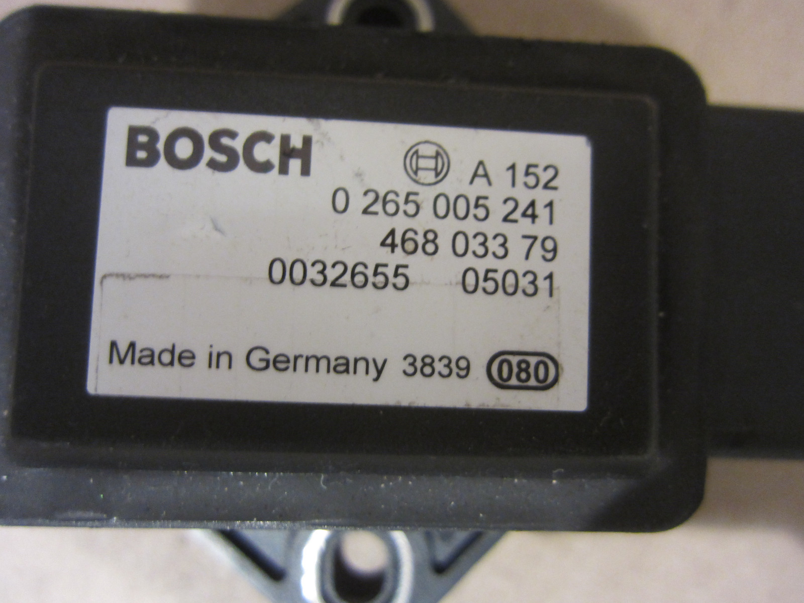 Maserati Quattroporte 4200 - YAW Rate Sensor / (USED) -  P/N 188172