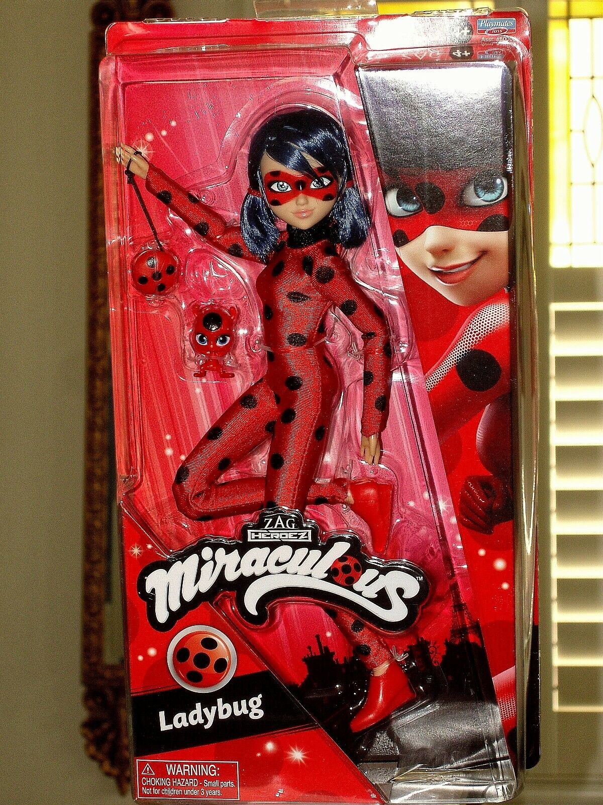 Miraculous Ladybug Fashion Doll Cat Noir 10.5in Deluxe Bandai Zag