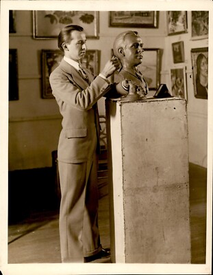 GA269 1926 Original Underwood Photo MORTIMER LINCOLN OTTO 19YR OLD NY SCULPTOR