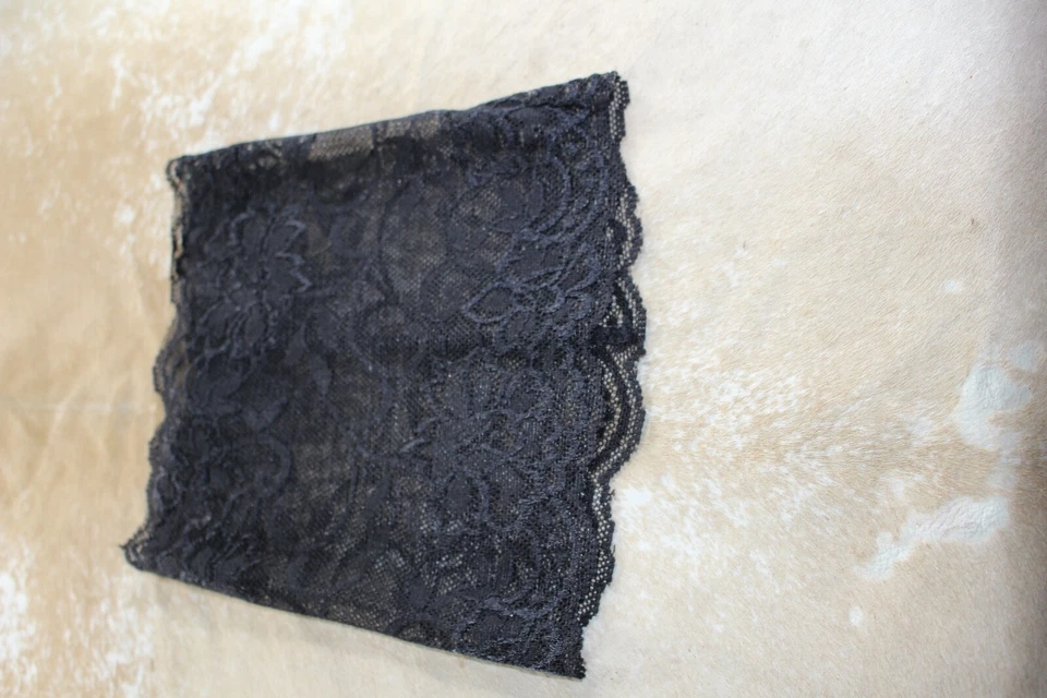 Botas Toppers Blazin Roxx para mujer 6,5 X 6 OS negras de encaje elásticas sobre pantalones de mezclilla Foto 3 de 4