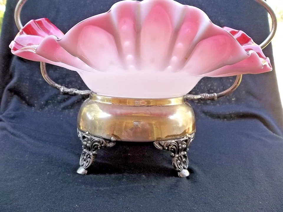 CESTA DE BODA NOVIAS VICTORIANAS CUENCO DE VIDRIO ARTE ROSA CON MARCO PLATEADO Foto 3 de 4