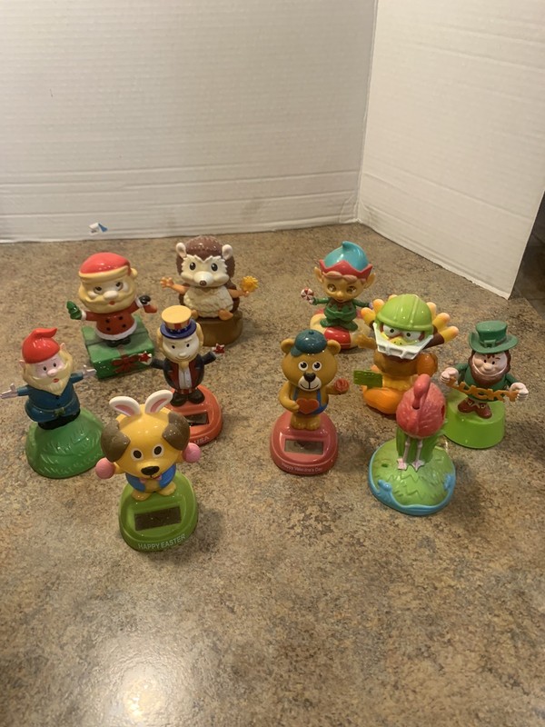 Holiday Dancing Bobble heads Solar