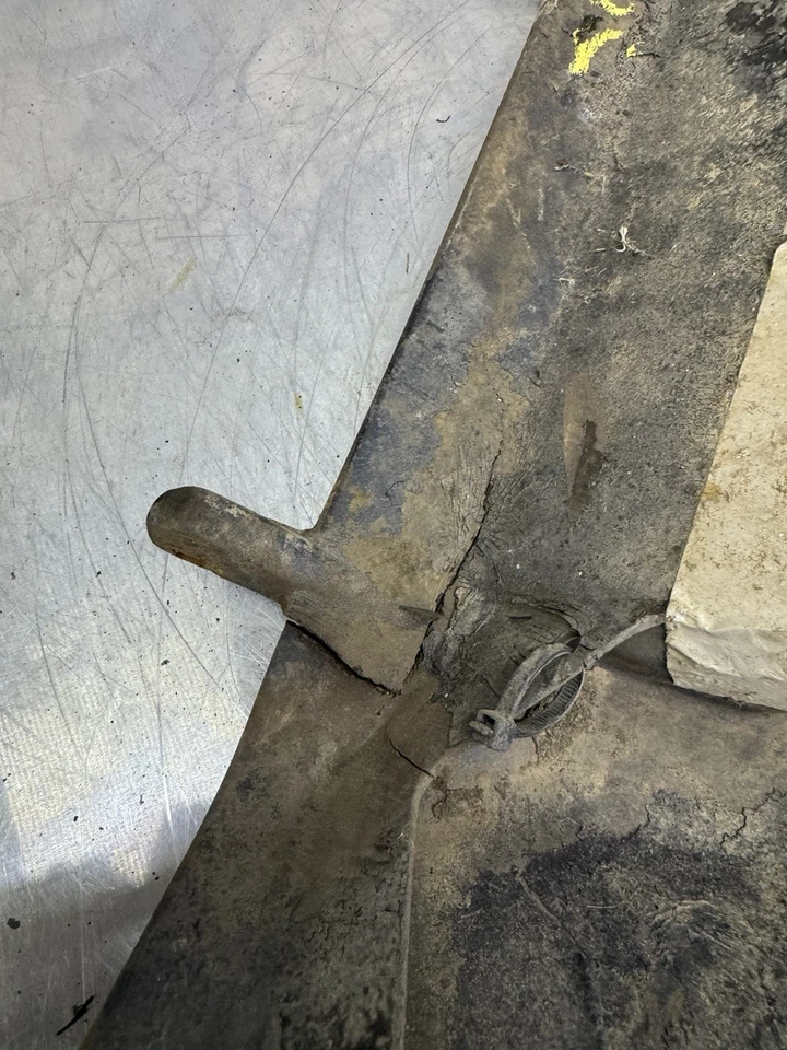 Arctic Cat Prowler Panther EXT Jag Puma 1990-1994 pieza nariz bisagra capucha 0616-912 Foto 3 de 4