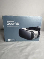Samsung SM-R322NZWAXAR Gear VR Headset - Frost White