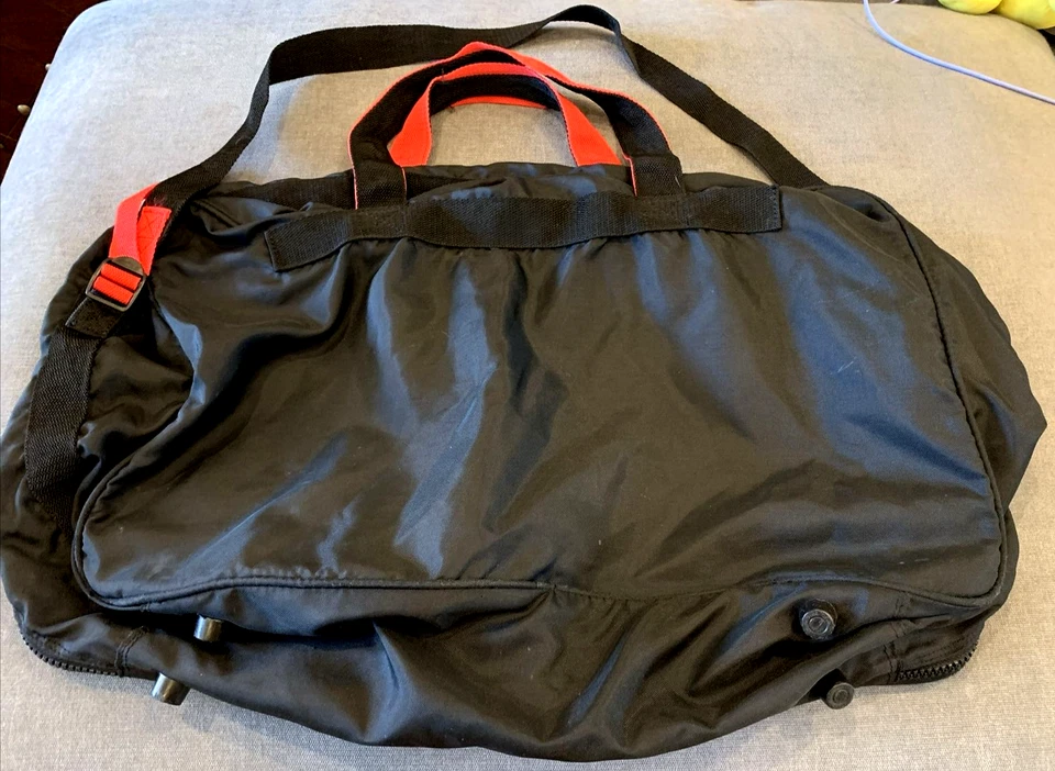 Bolso de mano plegable duradero de viaje Airway USA de colección para gimnasio negro/rojo Foto 2 de 4