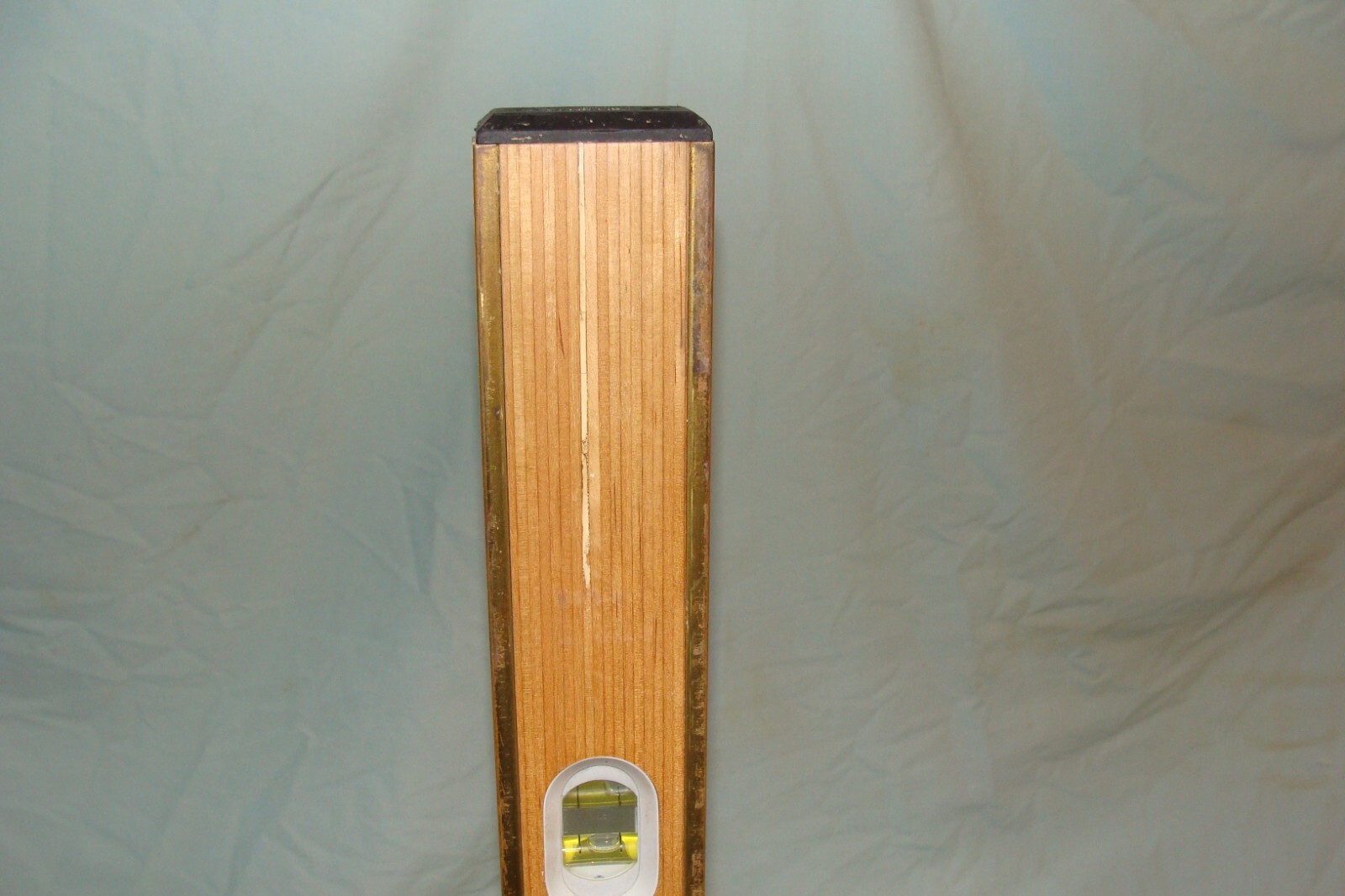 JOHNSON LEVEL & TOOL CO. USED 48" HEAVY DUTY HARDWOOD BRASS BOUND LEVEL #748