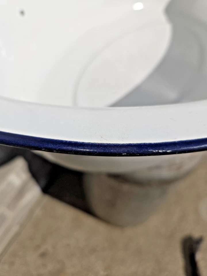Large Enamel Ware Tub Basin Oval Wash Bowl 25 1/2 White Blue Baby Bath Farmhouse - Image 4 of 4