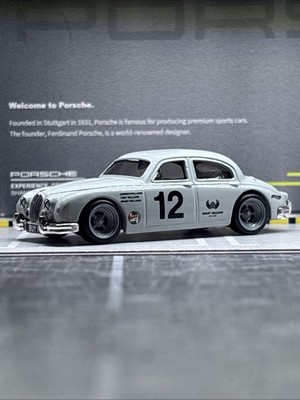 Hot Wheels Jaguar MK1 Custom Real Rider