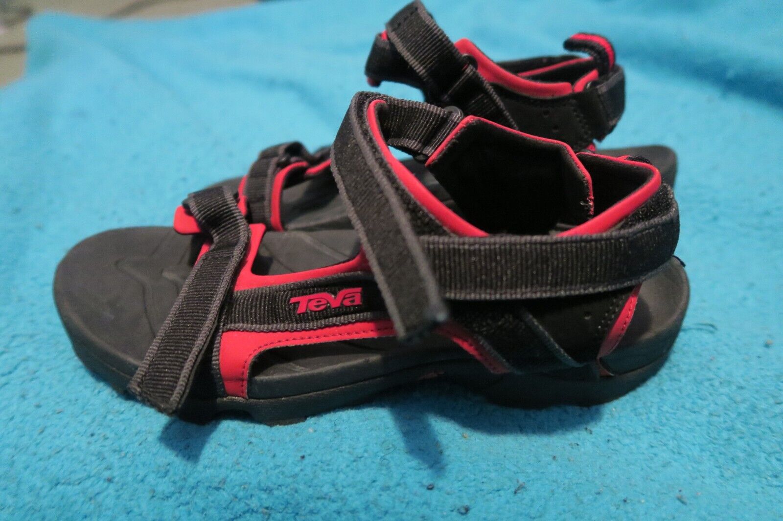 Teva Tanza Trail Hiking Sport Sandals Red Black Big Kid Boys Size Junior 6