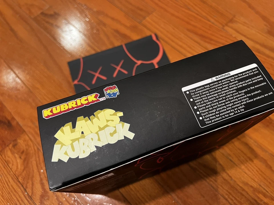 NUEVO KAWS Kubrick Medicom Bus Stop Figura de Acción Juego Serie 1 2002 RARO Foto 4 de 4