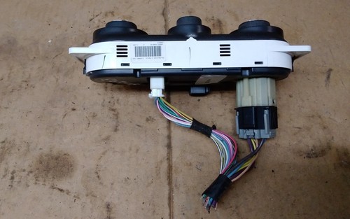 2006 SATURN VUE TEMP CONTROL - Picture 3 of 6