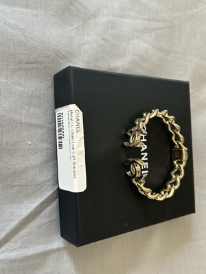 ◆ゴールド輝くCC◆シャネル Cuff Chanel Cuff Chain Link Bracelet with CC Logo | eBay