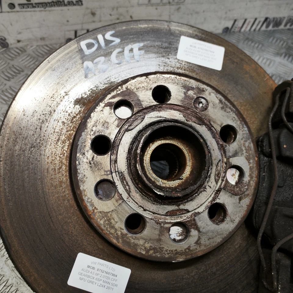 AUDI A3 8P DRIVER SIDE FRONT HUB 2.0TDI CFF 2009-2012 - Image 3 of 4