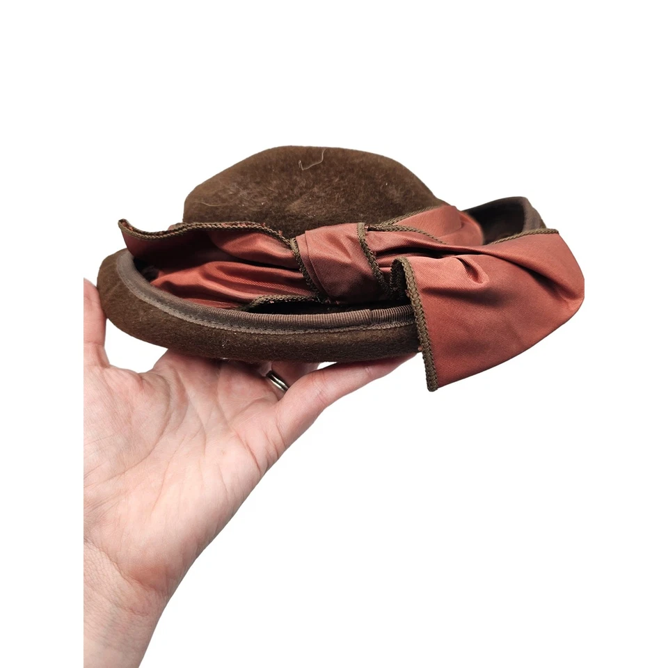 Antiguo sombrero derby de terciopelo marrón y bronce vintage Foto 3 de 4