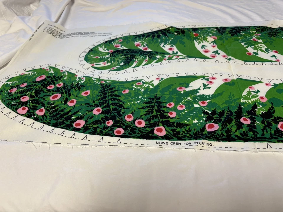 Difícil de Encontrar Vintage Caimán/Cocodrilo Artesanal Tela Panel Mod Floral Reptil Almohada Coser Foto 2 de 4