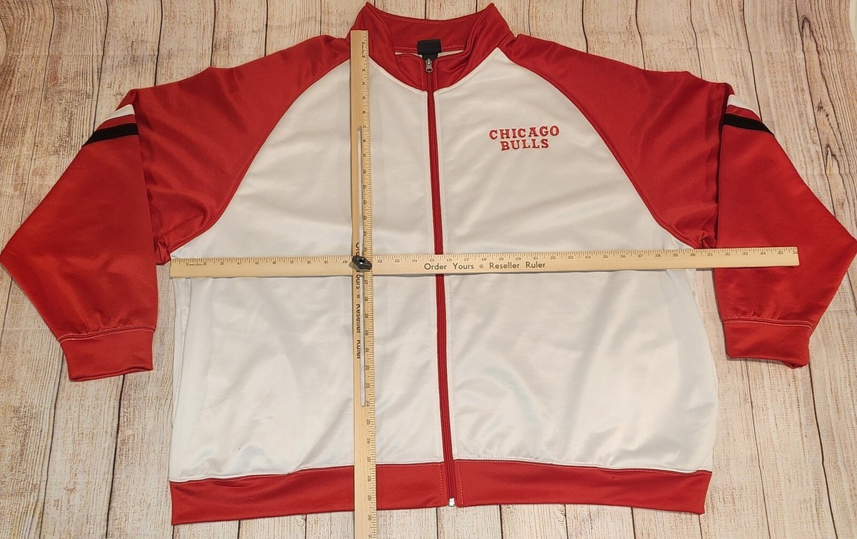Vintage NBA Chicago Bulls White Track Jacket Full Zip Size Vintage NBA Chicago Bulls White Track Jacket Full Zip Size