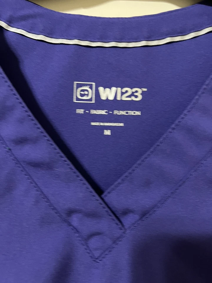 WonderWink W123 Women’s Scrub Top Purple Multiple Pockets size Medium - Image 2 of 4