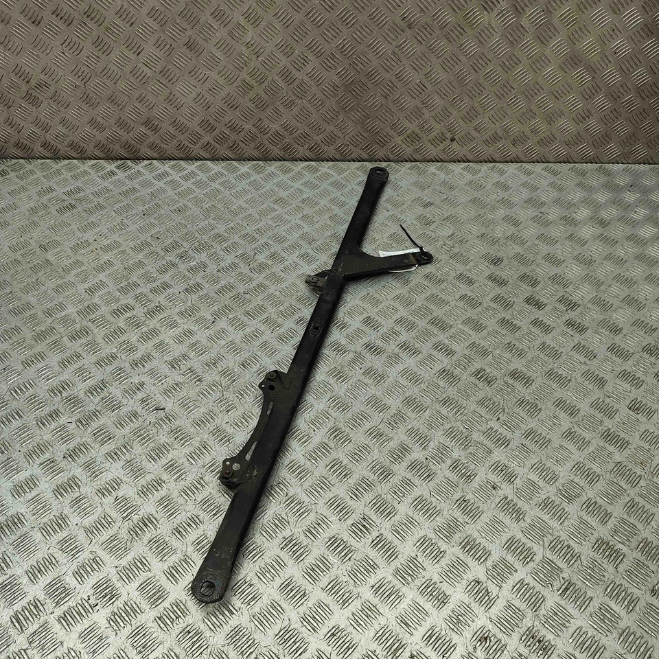 PORSCHE 911 991 RH Bracket Bearing Transmission 99133108407 2012 32470513 - Image 2 of 4