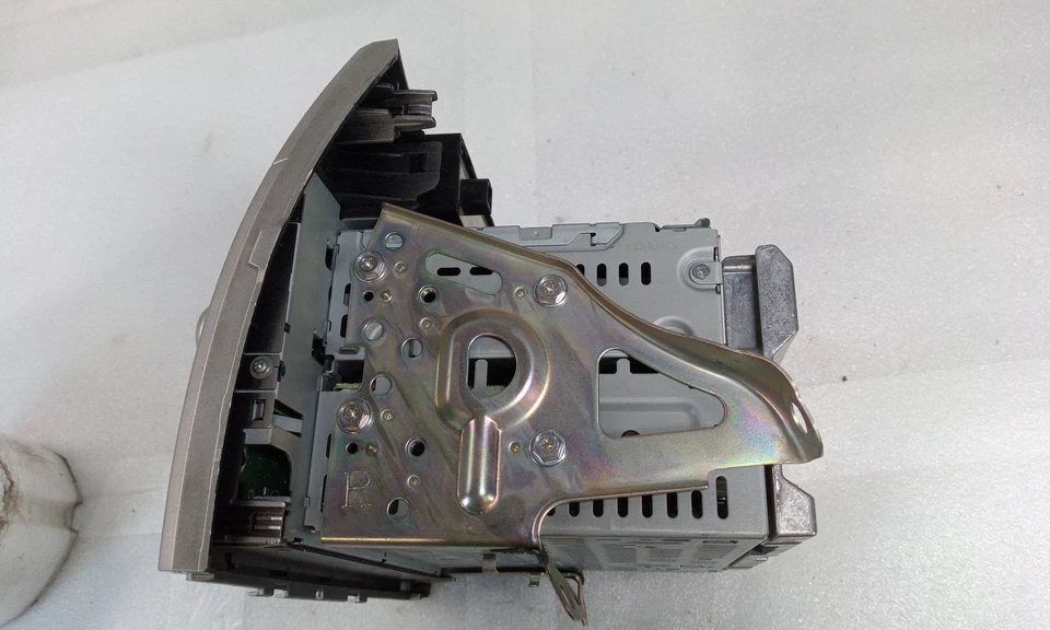 861200F030 sistema audio radio cd para TOYOTA COROLLA VERSO (R1) 526482 - Imagen 2 de 4