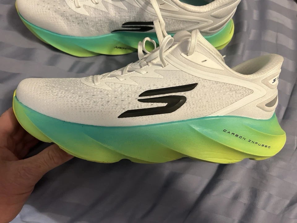 Zapatos para correr Skechers Aero Burst para hombre talla 12 Arch Fit con infusión de carbono Foto 2 de 4