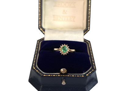 Smaragd und Diamant Ring 9kt Gold Smaragd 0,10ct Diamant Clusterring - Größe M