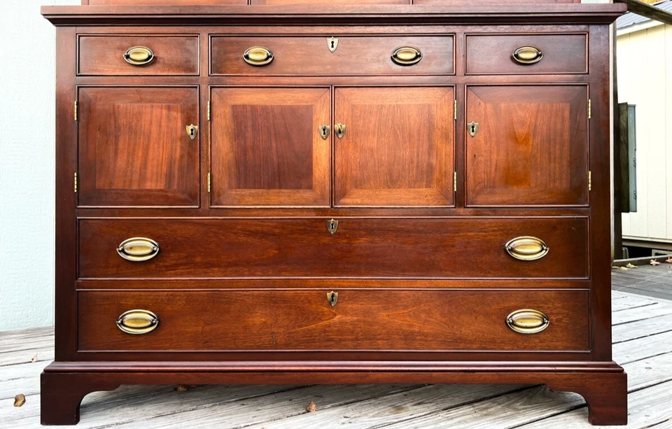 Aparador Craftique vintage años 60 caoba maciza estilo georgiano con llave Foto 3 de 4