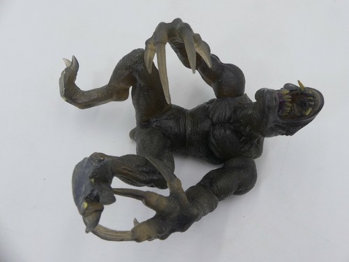 SOTA Tomb Raider Lara Croft Shadow Guardian Creature Action Figure - Picture 5 of 6