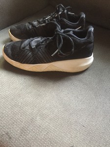 kyrie irving shoes youth size 4