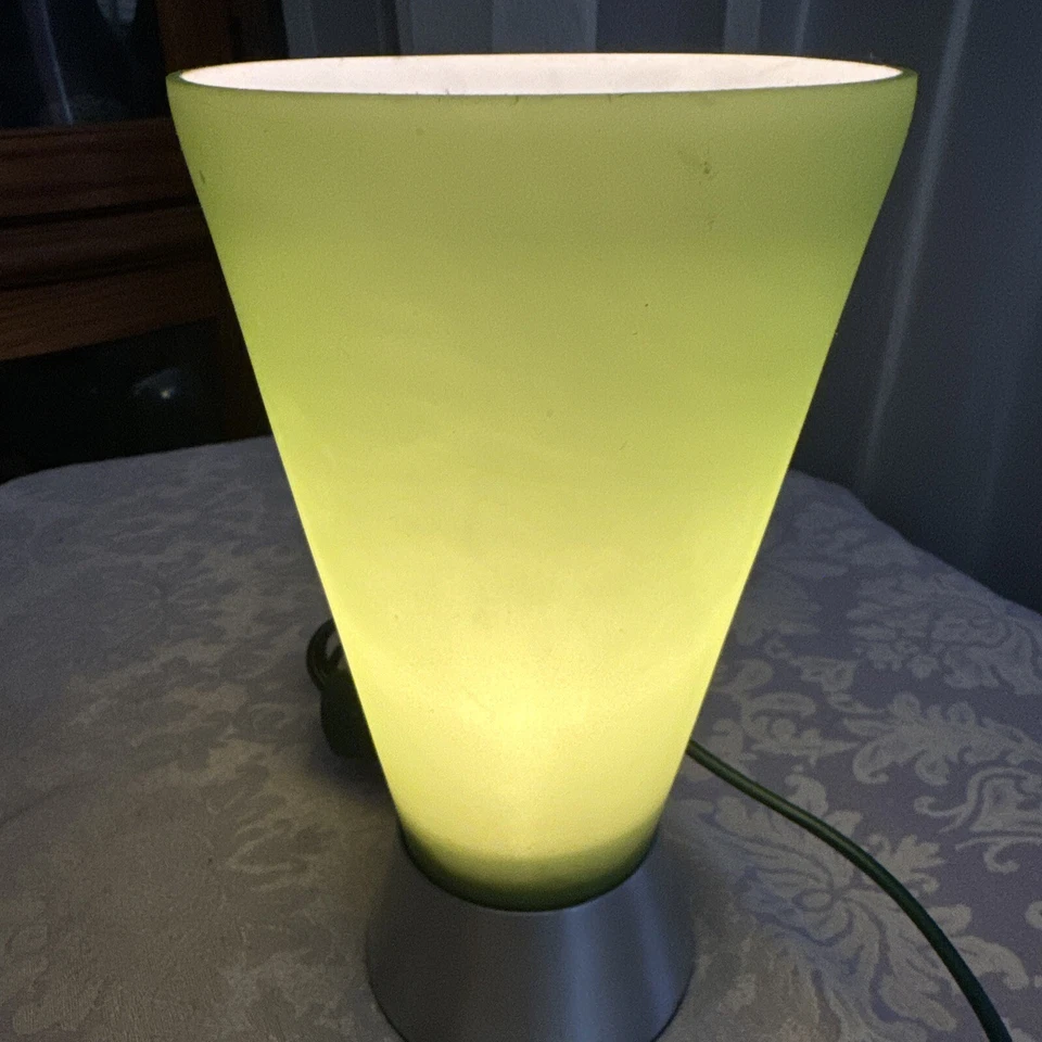 Beaker Accent 灯 绿色 带铝底座 LS-3724 灯泡 含 Y2K — 第 3/4 张图片