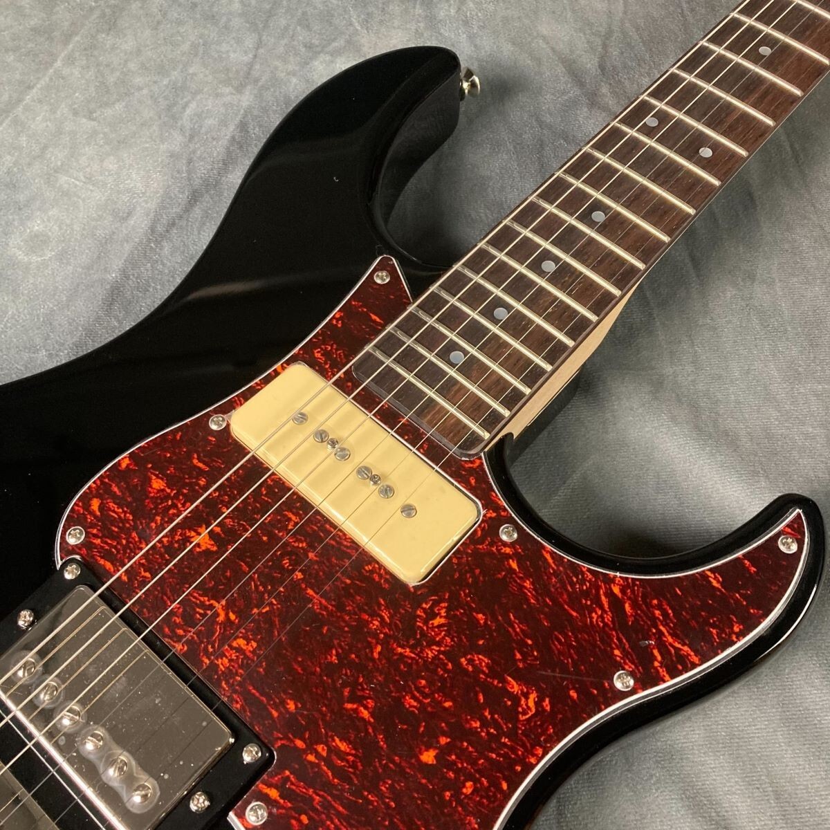 YAMAHA PACIFICA PAC311H BL Black Electric Guitar with Gig YAMAHA PACIFICA PAC311H BL Black Electric Guitar with Gig