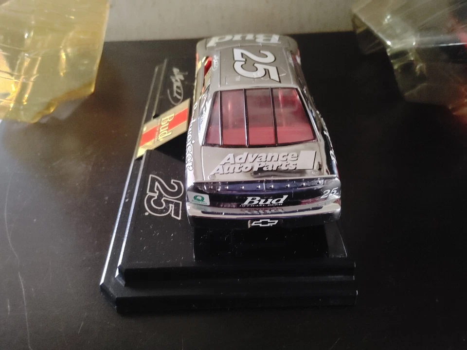 Wally Dallenbach Racing Champions 1999 #25 Bud King of Beers L/E 1 de 3.000 1:24 Foto 4 de 4