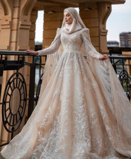 Luxury Champagne Muslim Wedding Dress Beaded Appliques Bridal Gowns Sweep Train