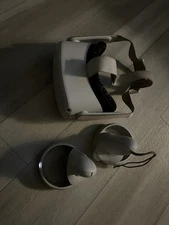 Meta Question 2 VR Headset and Controller Virtual Reality System Open Box Used