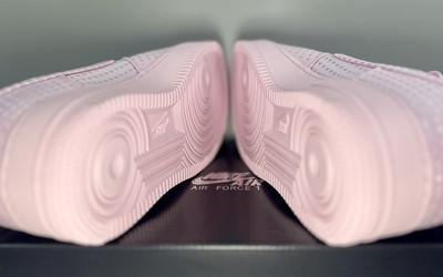 Nike Air Force 1 '07 Low Valentine's Day Heart | Women Sizes 5