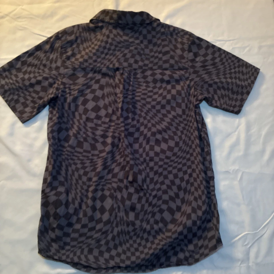 Рубашка с коротким рукавом на пуговицах для мальчиков Converse размер M черная с геометрическим принтом (10–12) - Изображение 4 из 4
