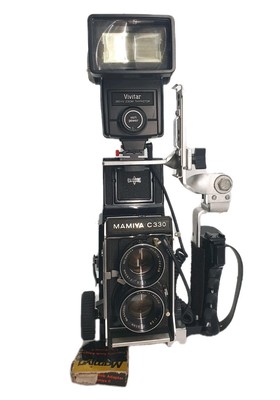Vintage Mamiya C330 Pro TLR Camera, 80mm f 1:2.8 Lens Flash Left Grip Trigger 