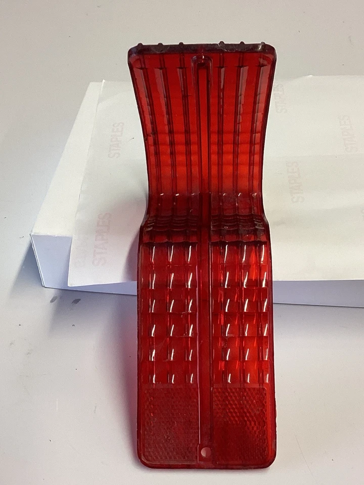 Lente de luz trasera AMC Rambler Classic Ambassador 1965, derecha o derecha, # SAE DBST65 A Foto 4 de 4