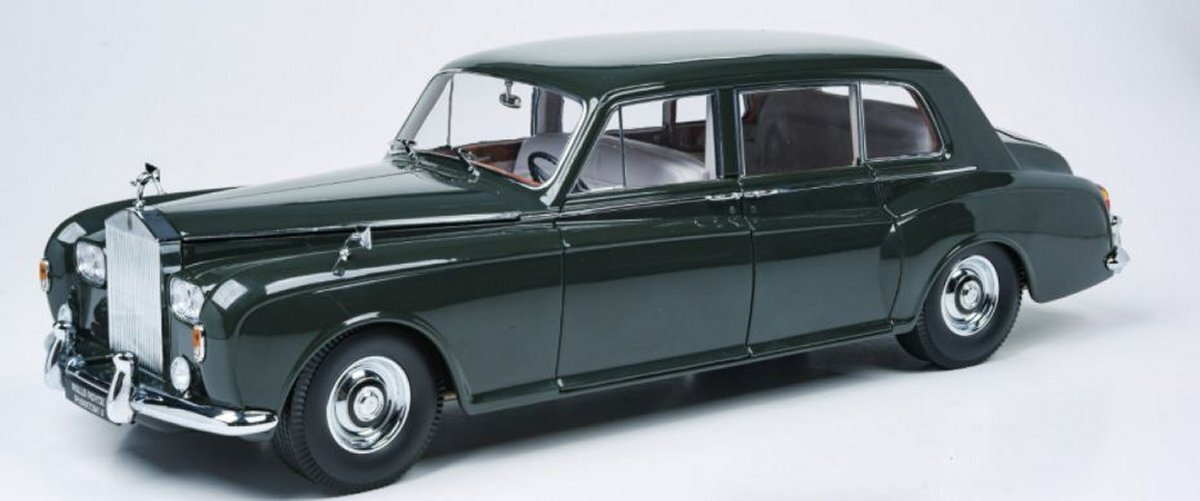 1:18 Rolls Royce Phantom V RHD by Paragon Models PAR38217