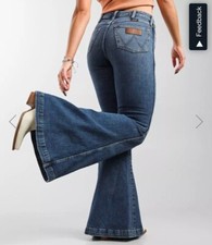 Wrangler Retro Stretch Flare/Bell- Bottom Jeans