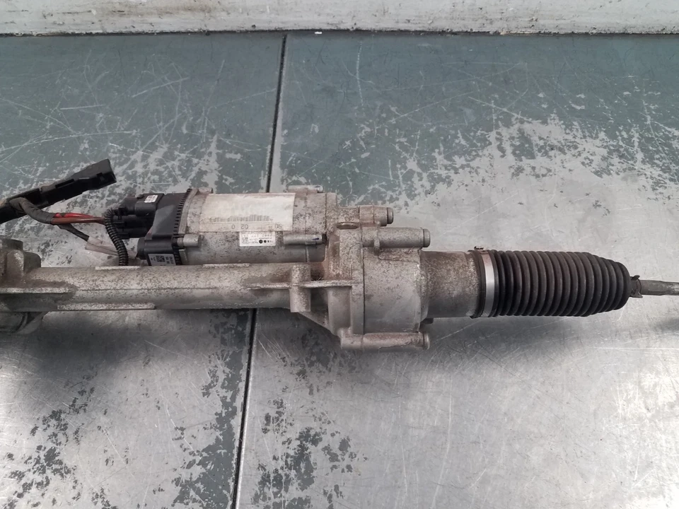 Porsche 981 Cayman GT4 2016 portaequipajes eléctrico y pinion #1352 V9 Foto 4 de 4