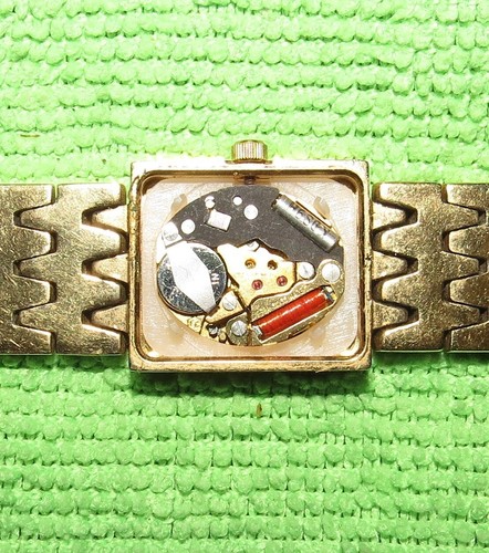 Elegante Reloj Wittnauer Damas Tono Dorado Con Cristal de Zafiro y Batería Nueva - Imagen 2 de 6