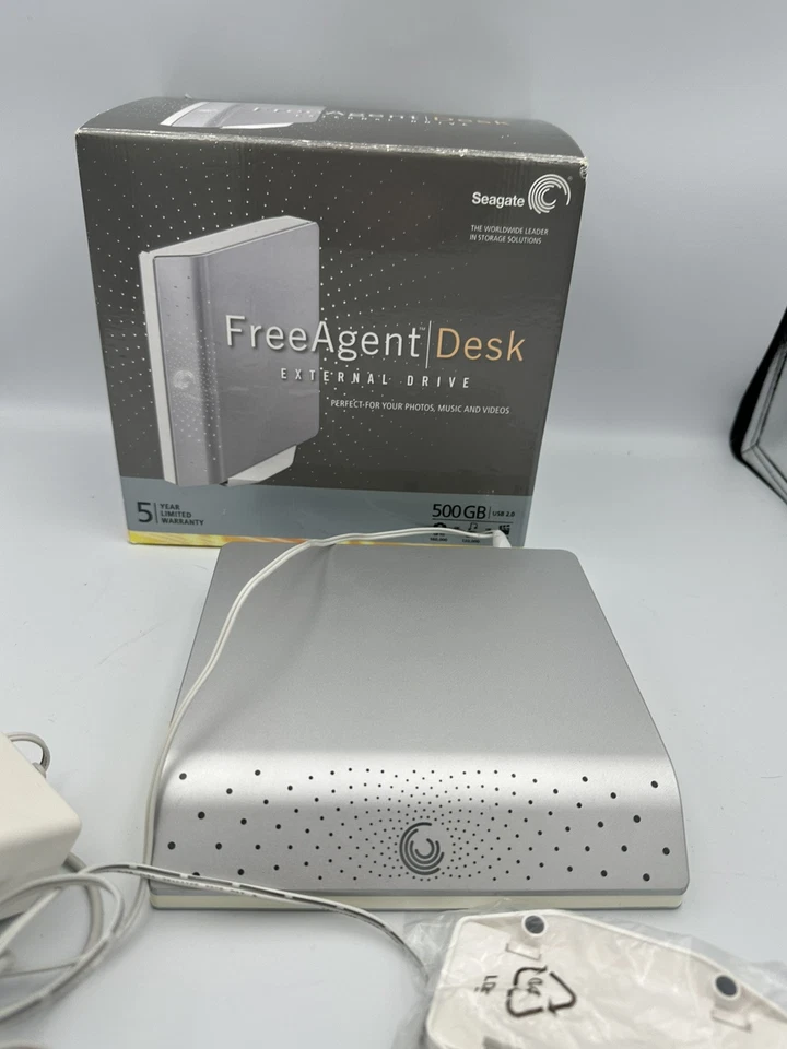 Seagate FreeAgent Desk 500 GB External Hard Drive - Silver (ST305004FDA2E1-RK) - Image 2 of 4
