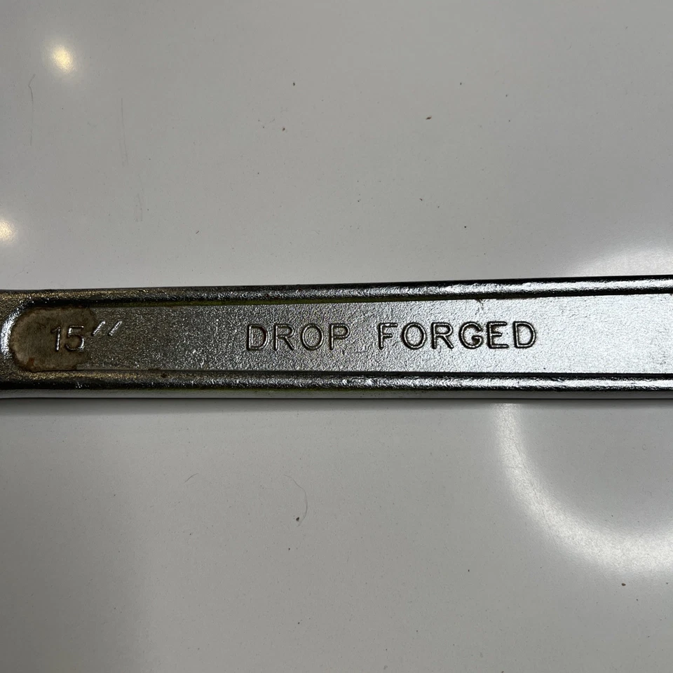 "Llave media luna ajustable 15""" Foto 3 de 4