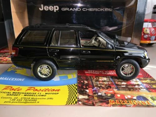 Altri modellini statici di veicoli Scala 1:18 per Jeep