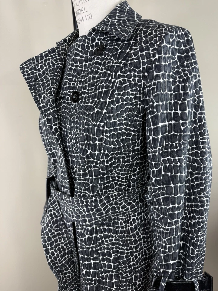 Gabardina con estampado de cocodrilo Worth Foto 2 de 4