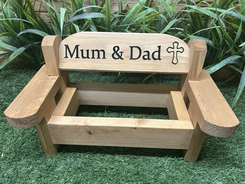 Pequeño Banco de Jardín de Madera Cementerio Ventana Alféizar Exterior Diseño Cruz Foto 2 de 4