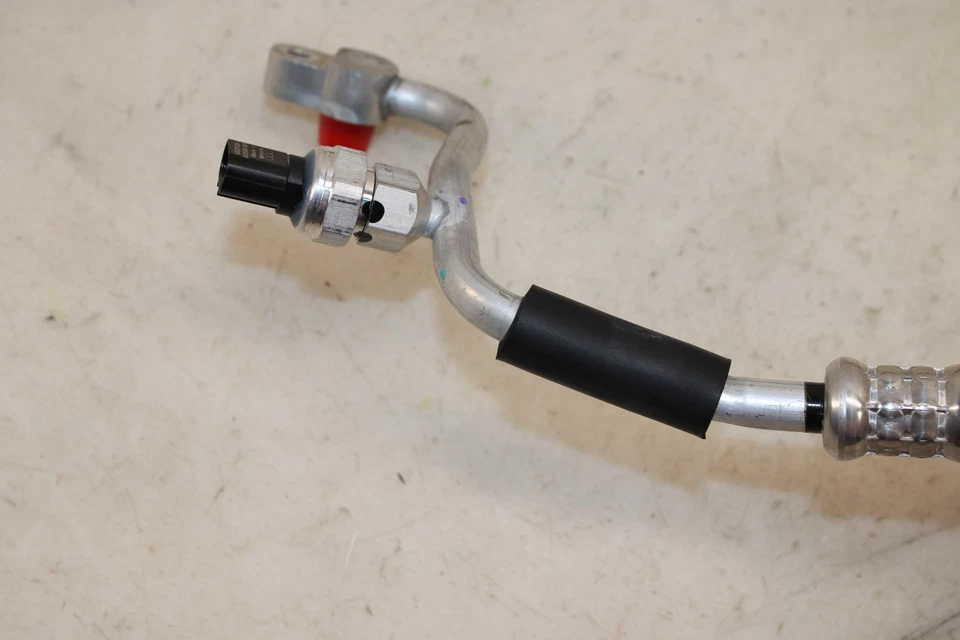 Manguera de succión/descarga Acura MDX 2022-2026 3,5 L aire acondicionado OEM NC24 Foto 3 de 4