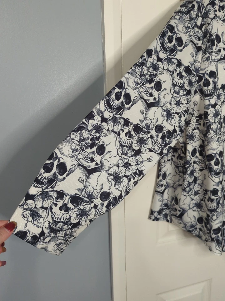 Camisa para mujer manga larga camisa con botones gótica antigua calavera tatuaje estampado talla UK 22 Foto 4 de 4