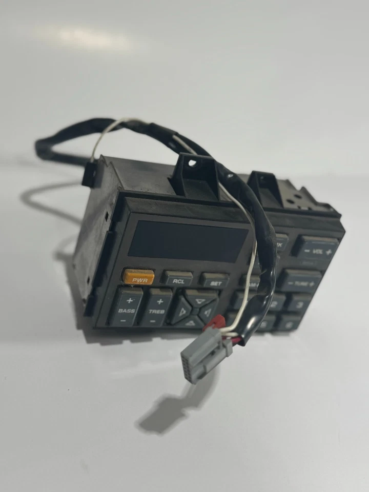 1988-1994 CHEVY/GMC C/K 1500 RADIO AUDIO CONTROL UNIT W/ DISPLAY - WORKING - Image 4 of 4